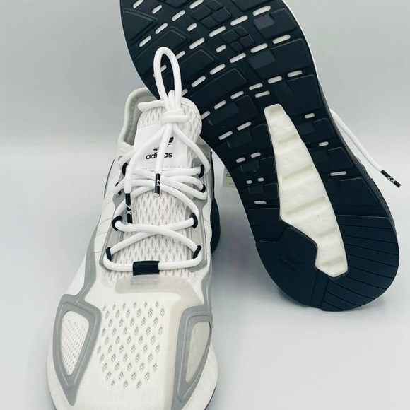 👟 NewUnisex Adidas ZX 2K Boost Athletic Shoe - Picture 4 of 7